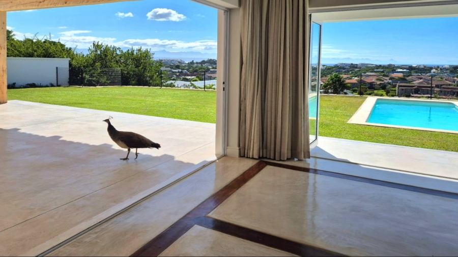 7 Bedroom Property for Sale in Whale Rock Western Cape